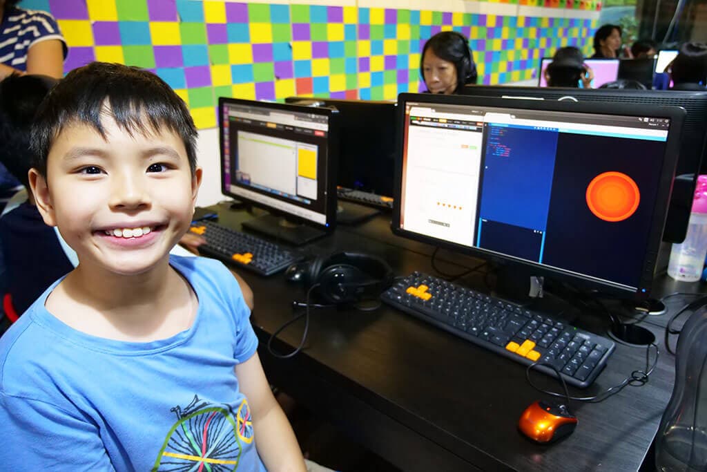 Young Kidocode student playing a counting game